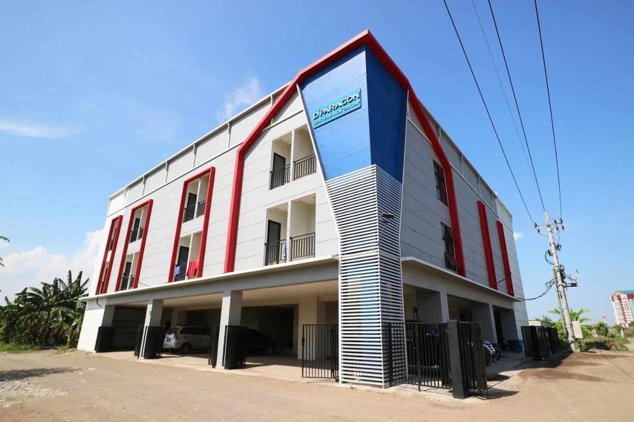 Dparagon Kalijudan Hostel Surabaya Ngoại thất bức ảnh